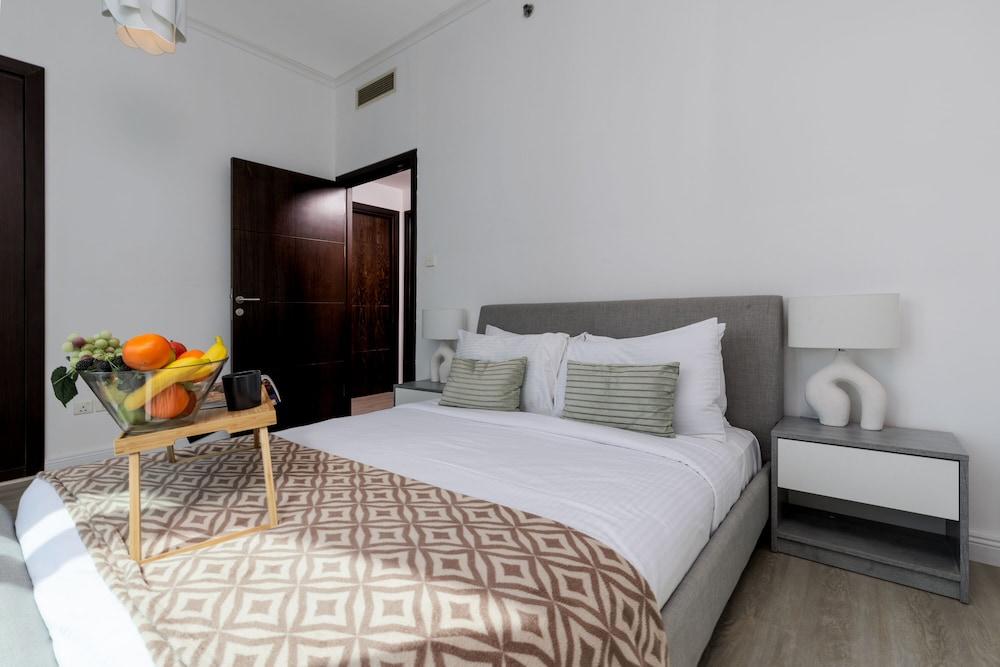 Maison Privee - Modern Urban Retreat in the Heart of Dubai Marina