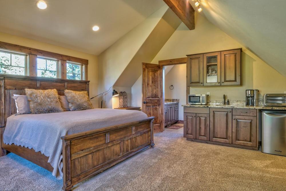 Pony Express Way 16795