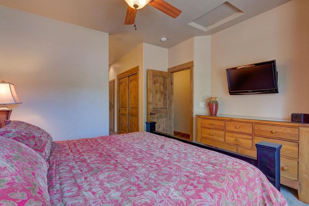 Dancing Rock Loop 56790