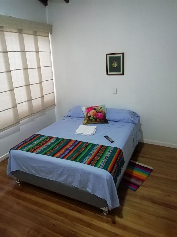 Bed & Breakfast Local Home