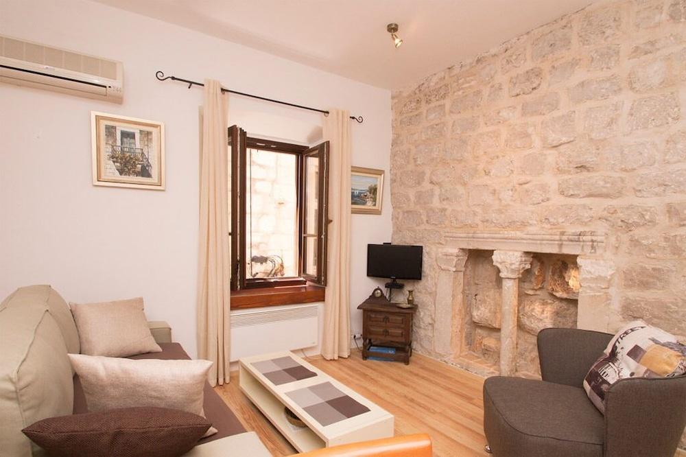 Apartments Sunny Town