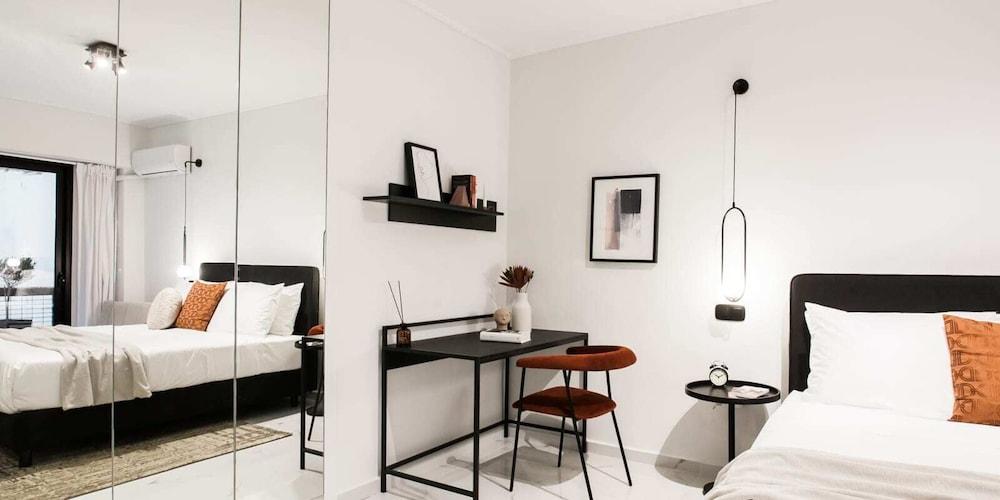 Black & White Studio Lycabettus Hill