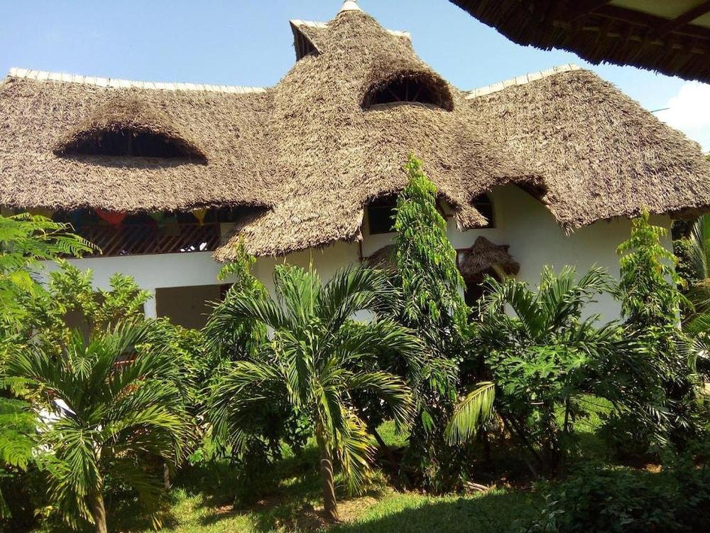 Africanhuts