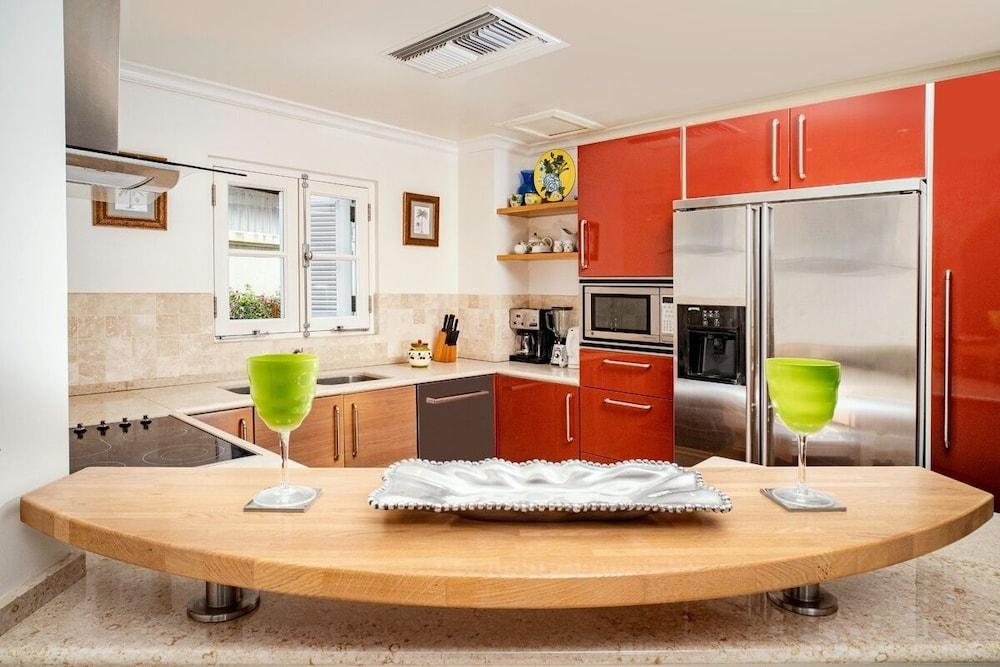 Schooner Bay 112 by Blue Sky Luxury