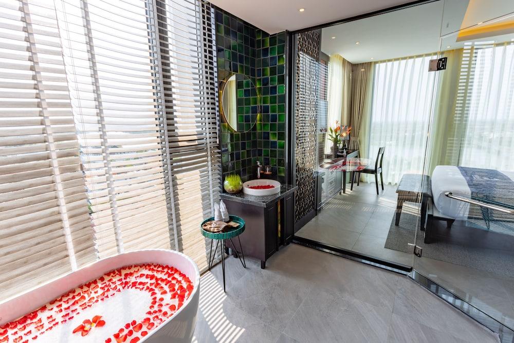 White Lotus Hue Hotel