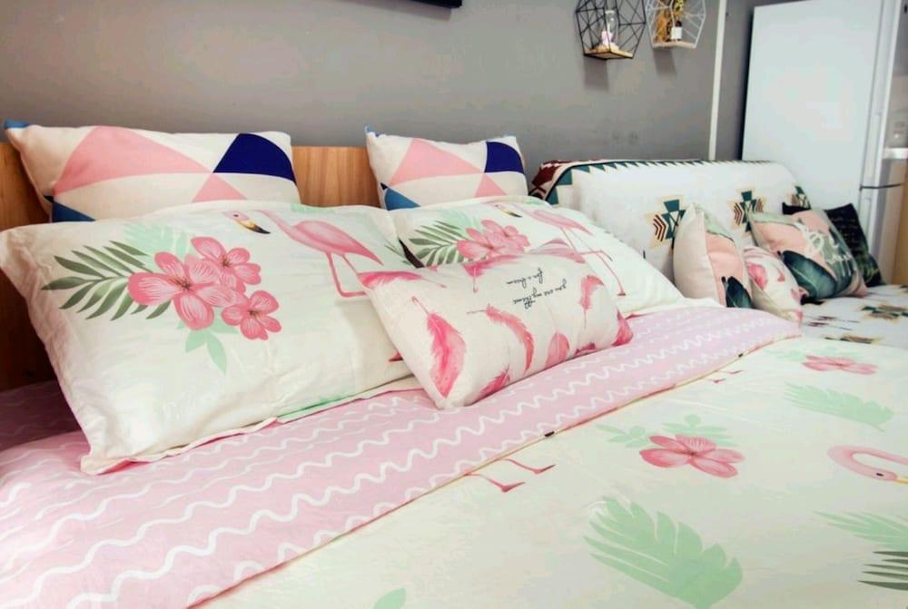 Life Times Cozy Room Downtown