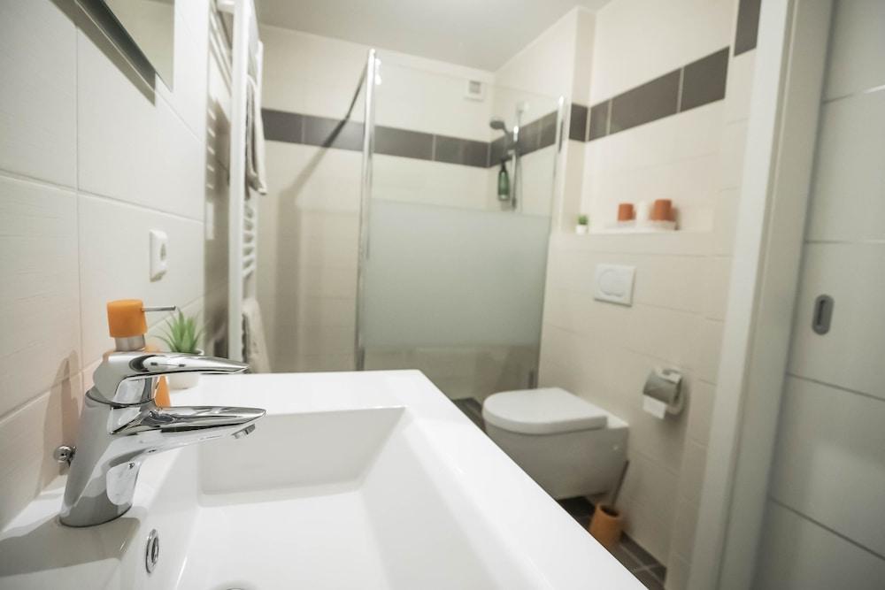 Modern Spacious 2BR Apartment