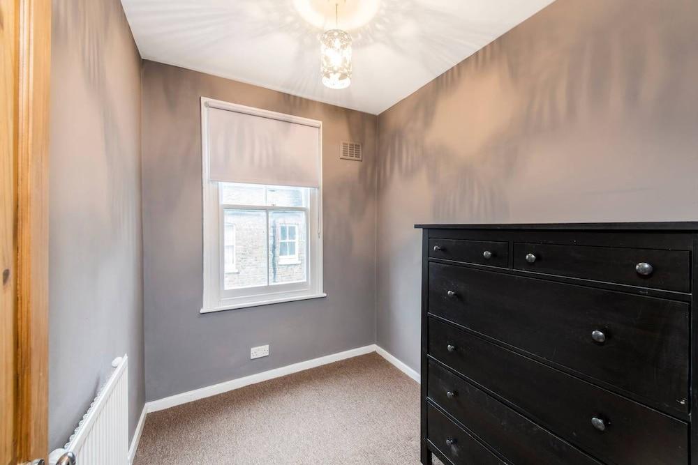 Bright, Stylish 3bed Flat in West Hampstead
