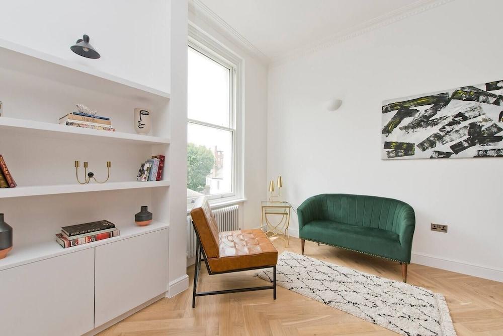 Modern, Chic 1-bed in Notting Hill