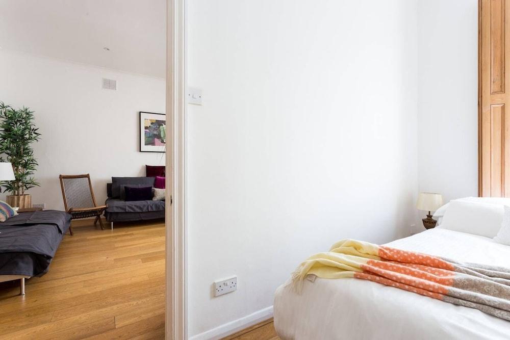 Bright and Beautiful 2 Bed Flat Near Hyde Park