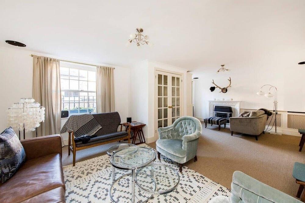 2 Bed Apartment, Notting Hill