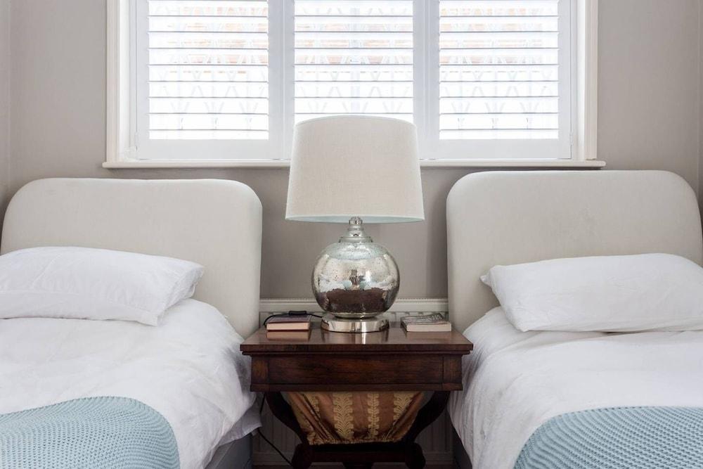 Delightful 2 bed Garden Flat in Shepherd's Bush