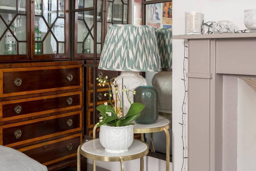 Delightful 2 bed Garden Flat in Shepherd's Bush