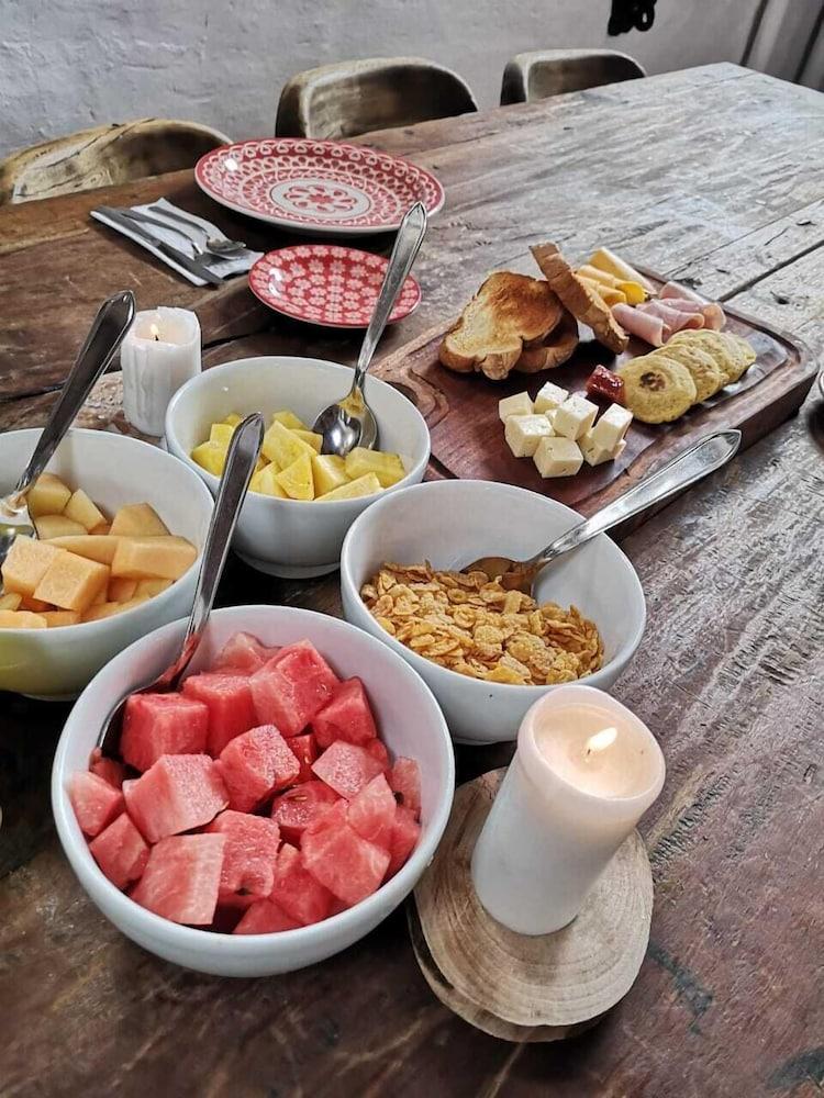 MIJA Restaurante y Hospedaje