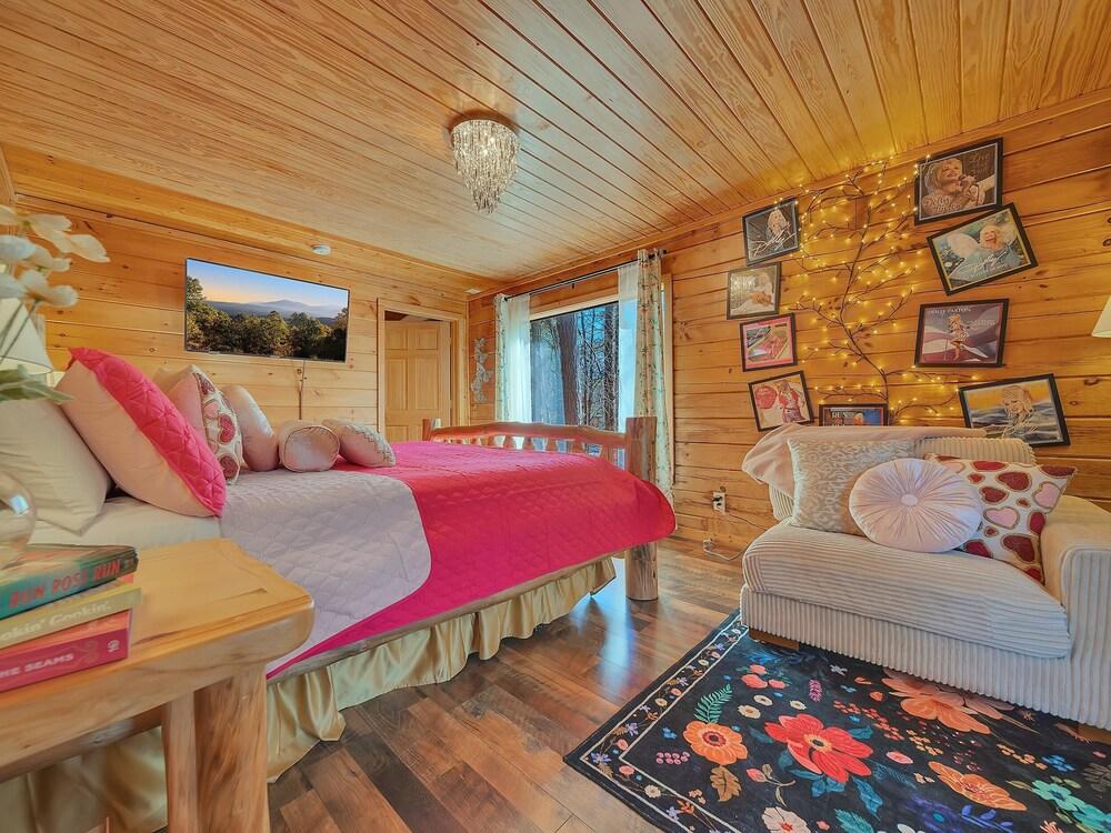 Cottage In The Pines #297