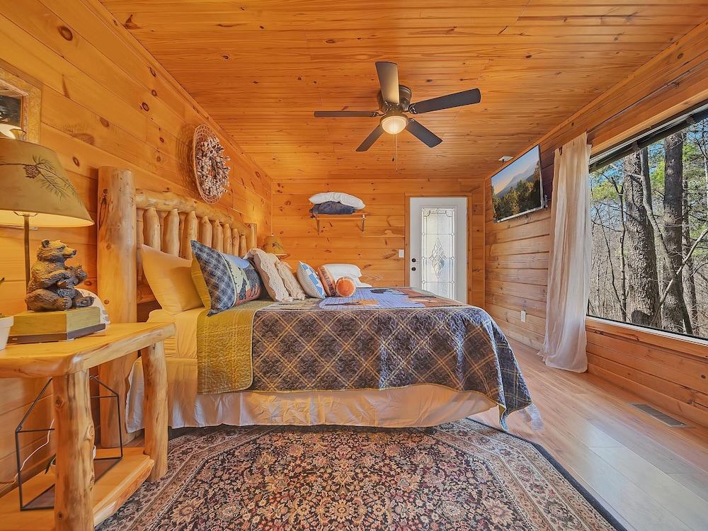 Cottage In The Pines #297