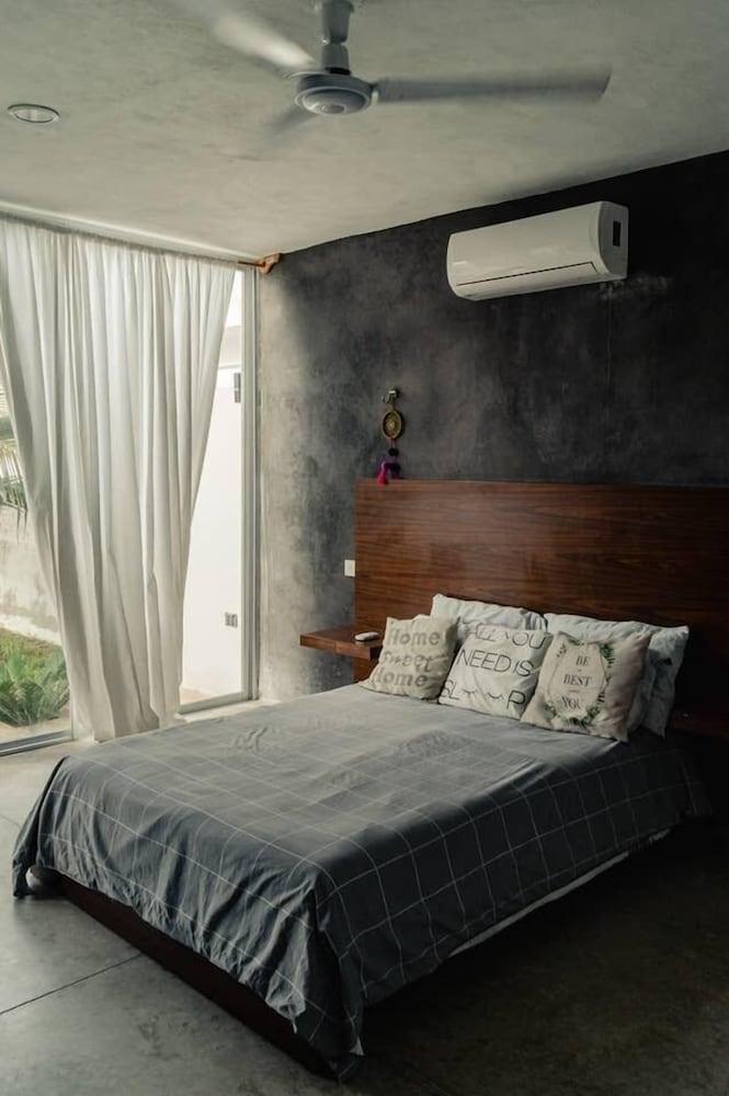 Breathtaking Beach Villa, Feel the Inviting Vibe!