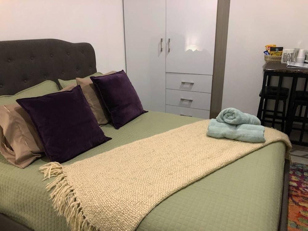 3-br Condo, Partial Ocean View, 2blocks From Ocean