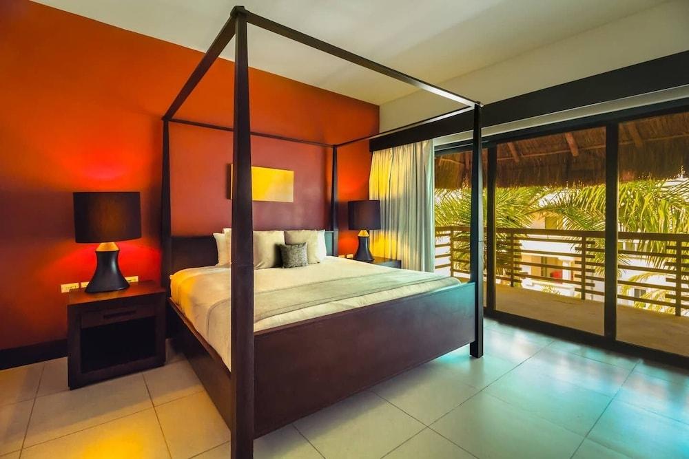 Beachfront Penthouse With Private Pool, Amazing!