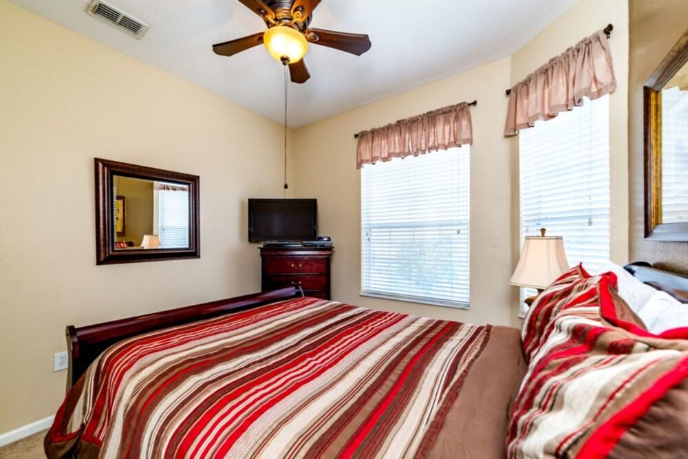 3 Bedroom Condo 2821al