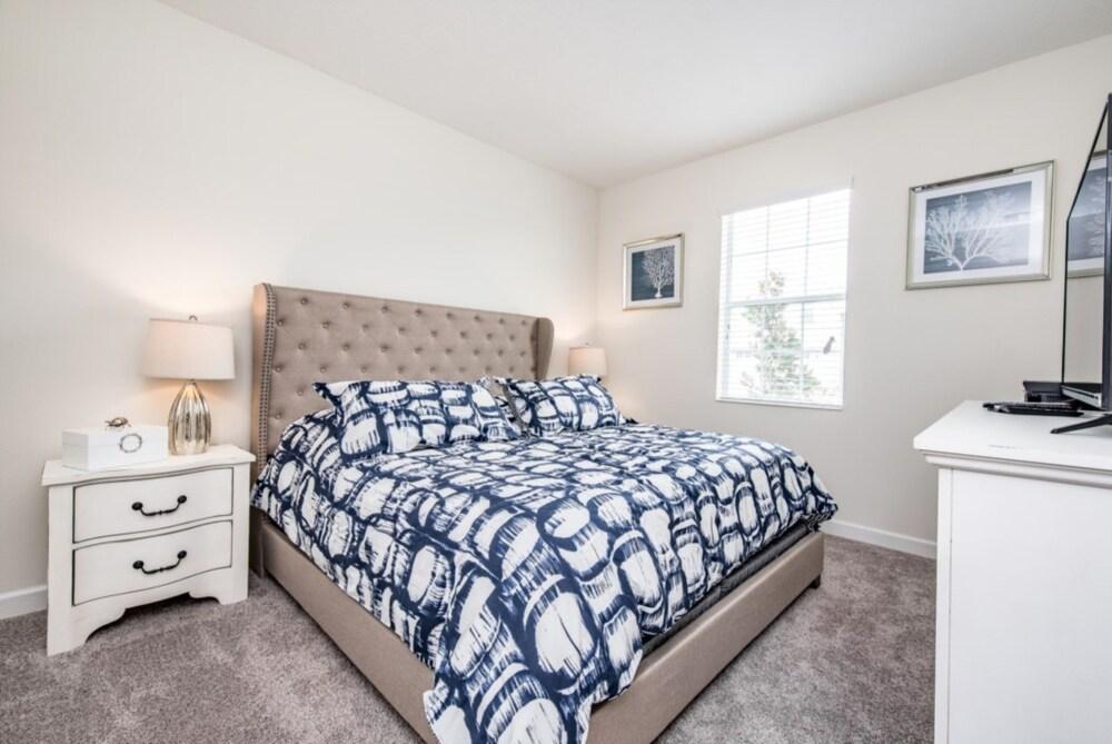 8 Bedroom 5 Bathroom Villa 9040hs