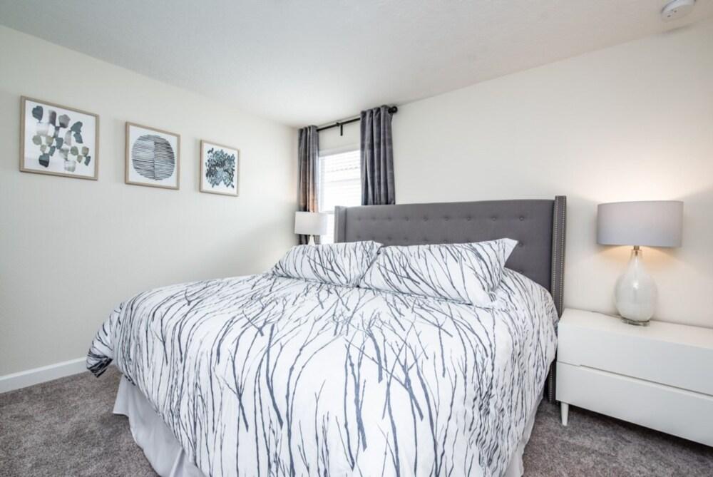 8 Bedroom 5 Bathroom Villa 9040hs