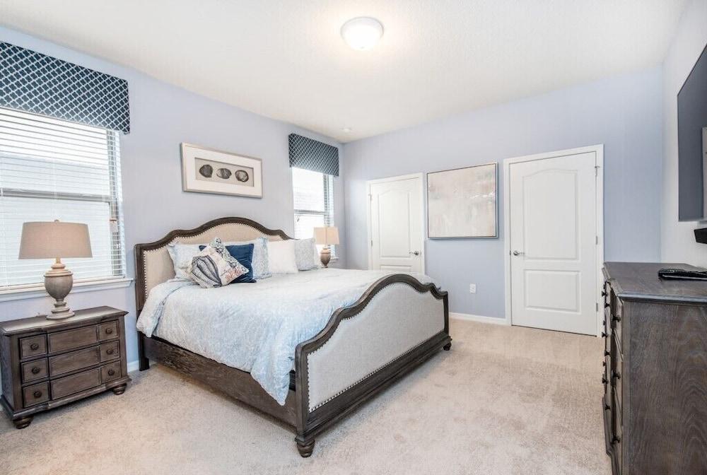 Nice Court Villa Windsro At Westside