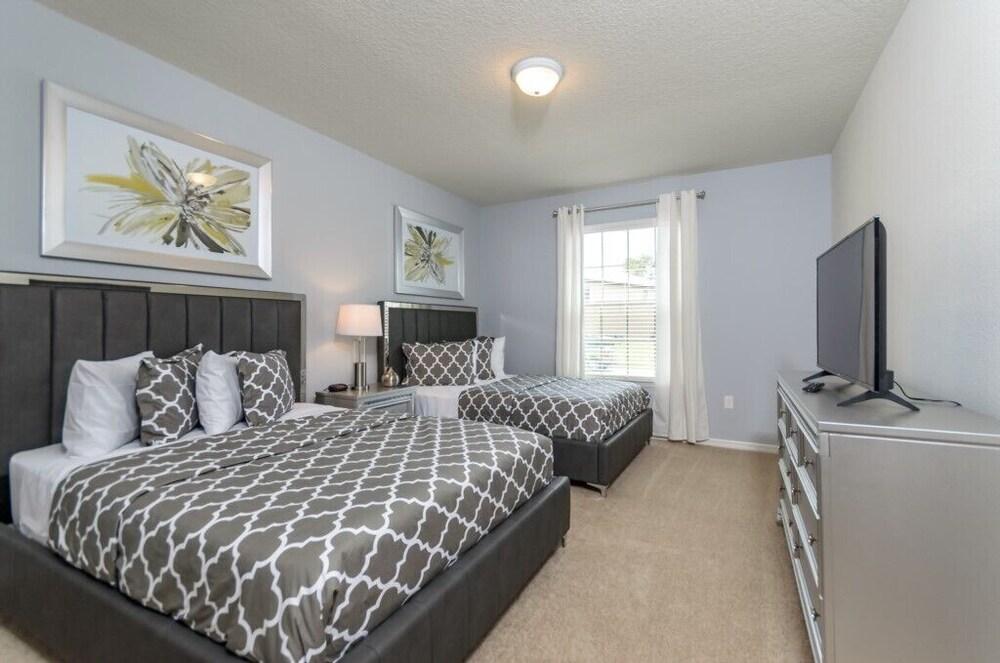 Macapa Drive Villa Windsor At Westside