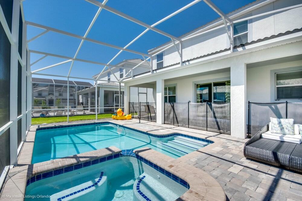 Observer Lane Villa Champions Gate