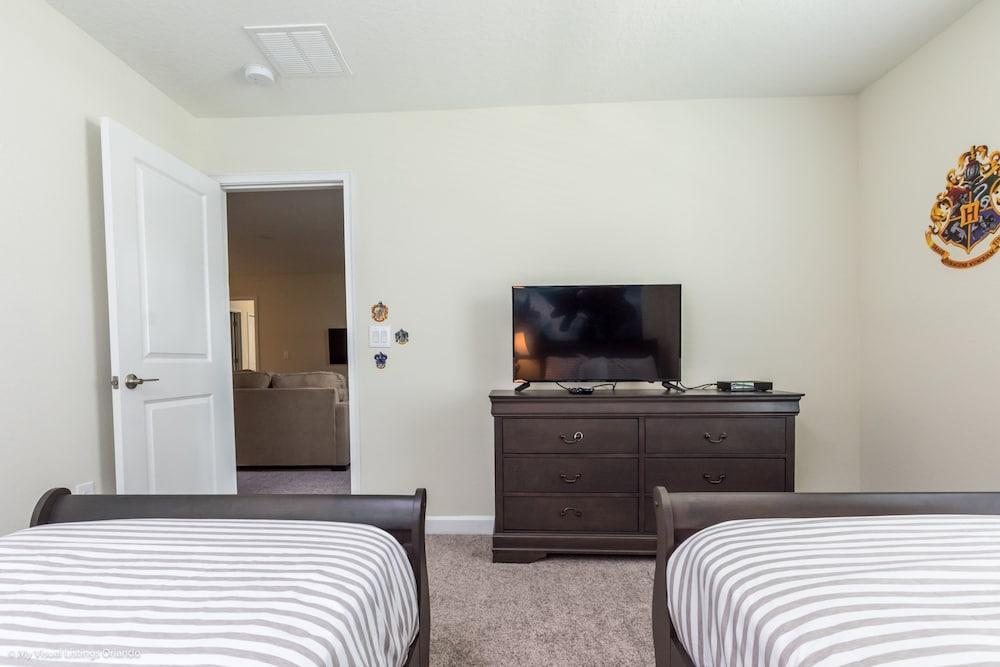 sanbagger drive Villa 1586 Champions Gate