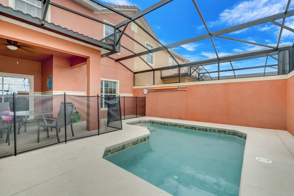 Cuban Place 8944 Paradise Palms