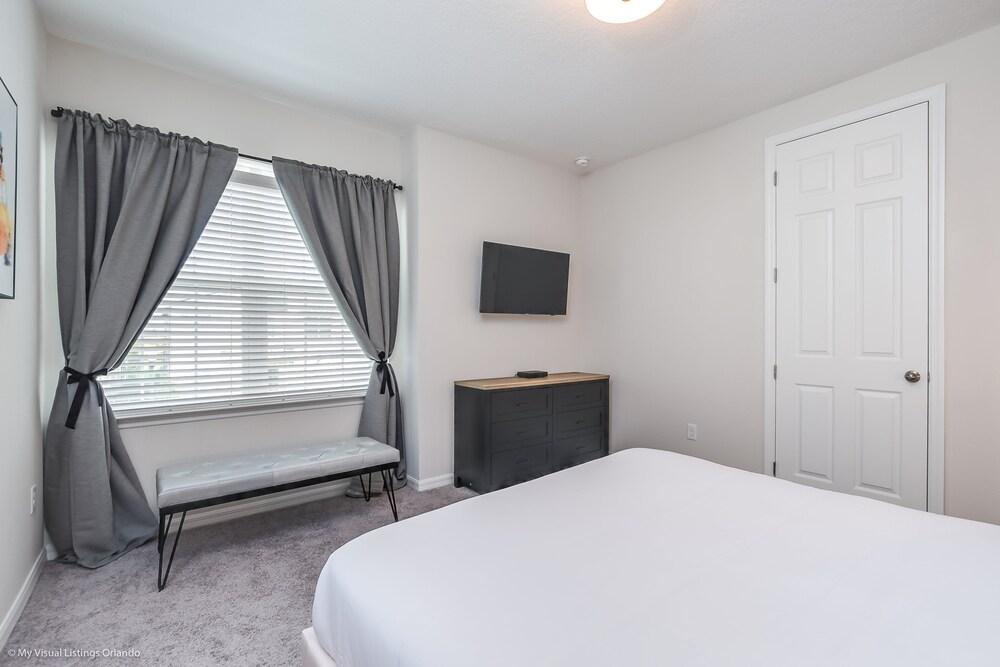 Luxury 6 Bed Villa With Saltwater Pool/spa