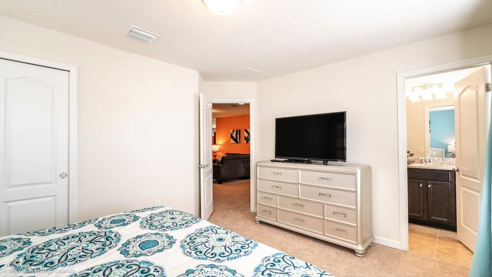 Corrocodova Villa Windsor at Westside