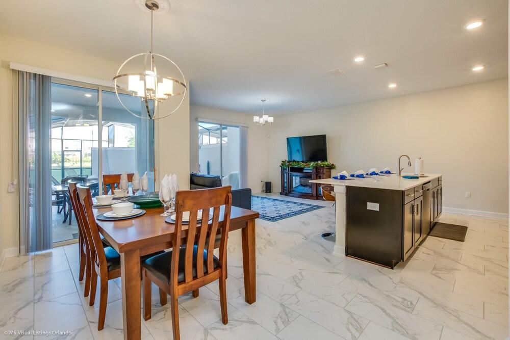 Stinger Drive villa 8953 Champions Gate