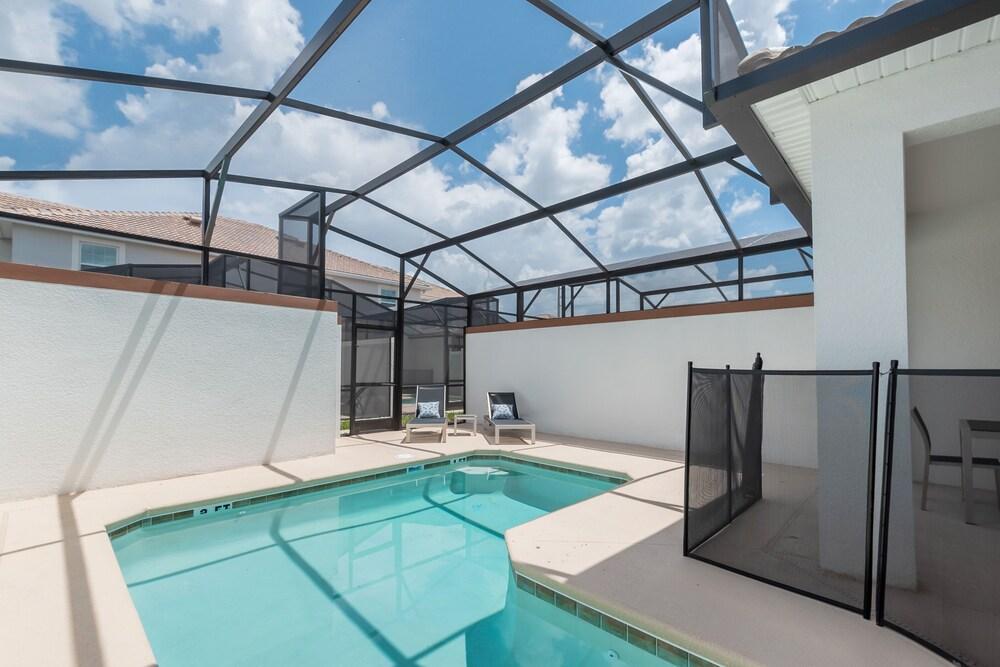 Lullaby Lane Villa Storey Lake