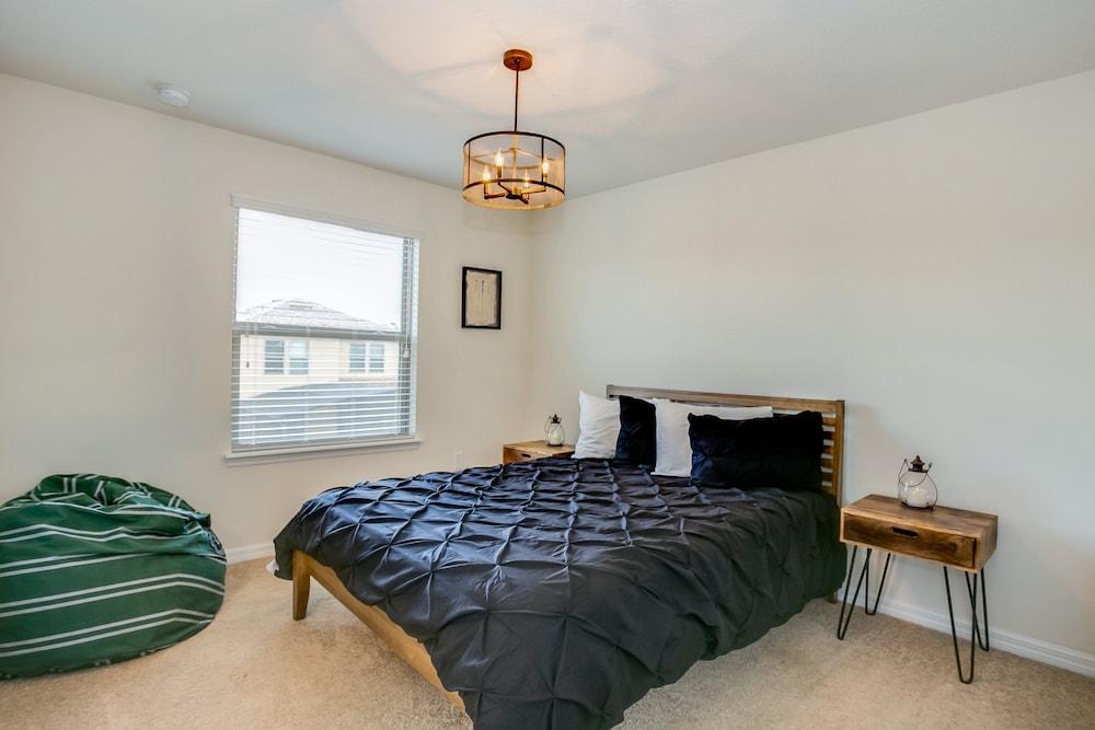 Corrocodova Villa Windsor at Westside 1