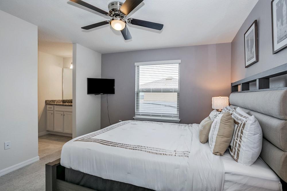 Bengal Drive Villa Windsor At Westside 8917