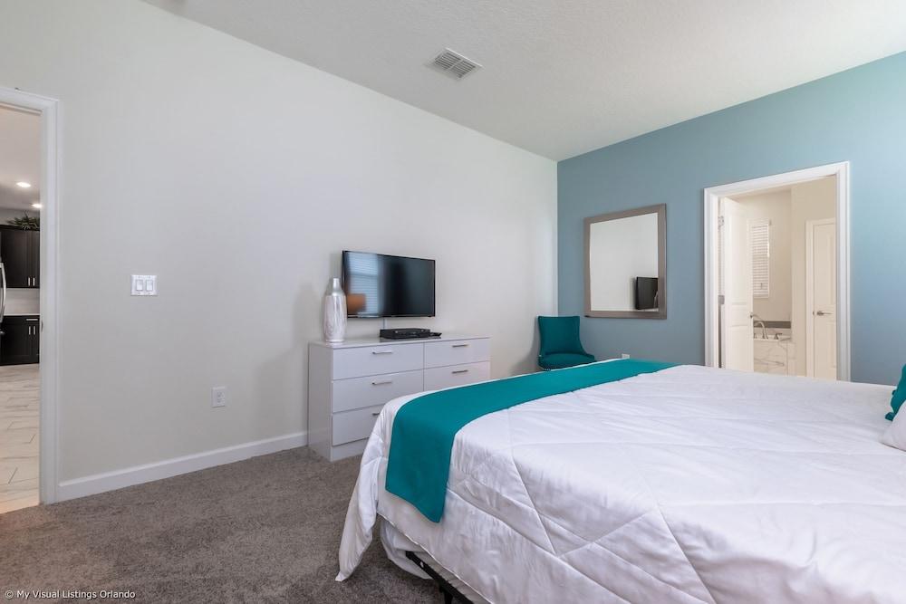 INTerlocking Drive Villa Champions Gate 2