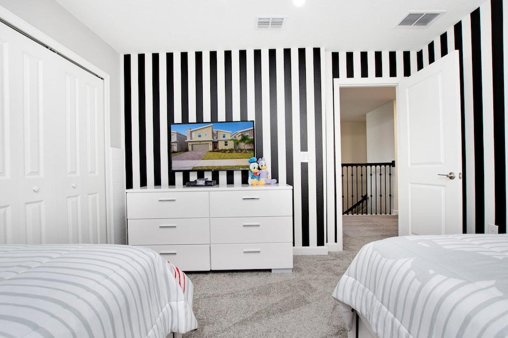 Cruden Villa Champions Gate 8833