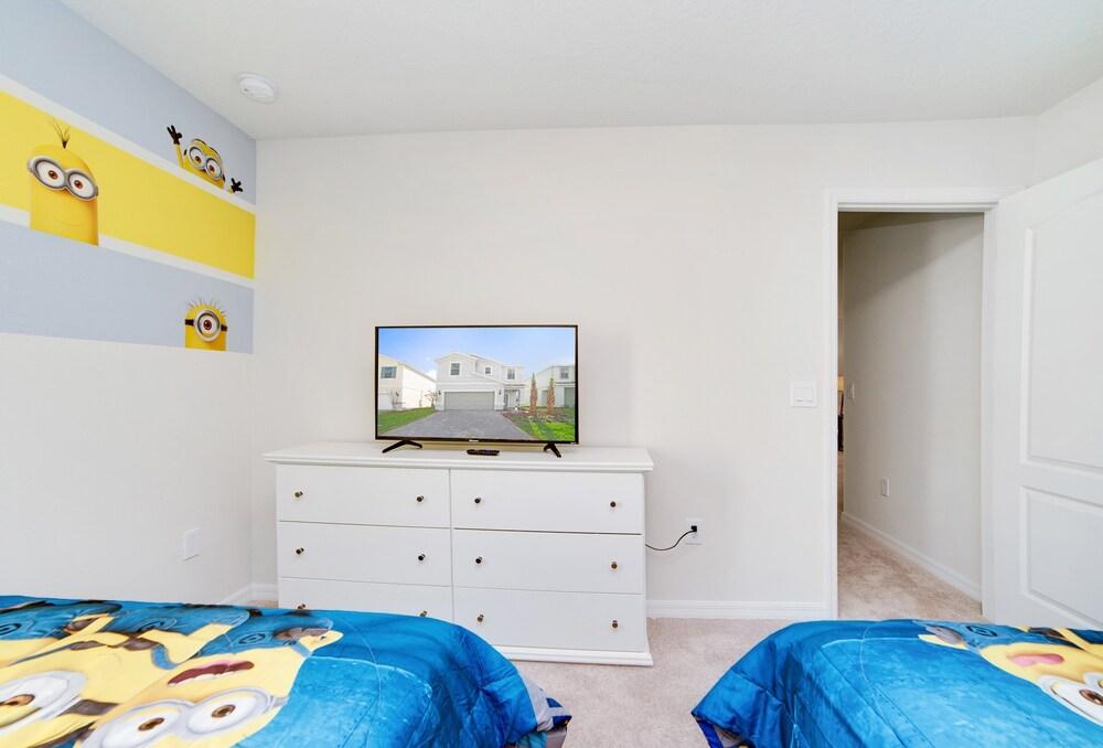 Zurich Villa Windsor At Westside 1