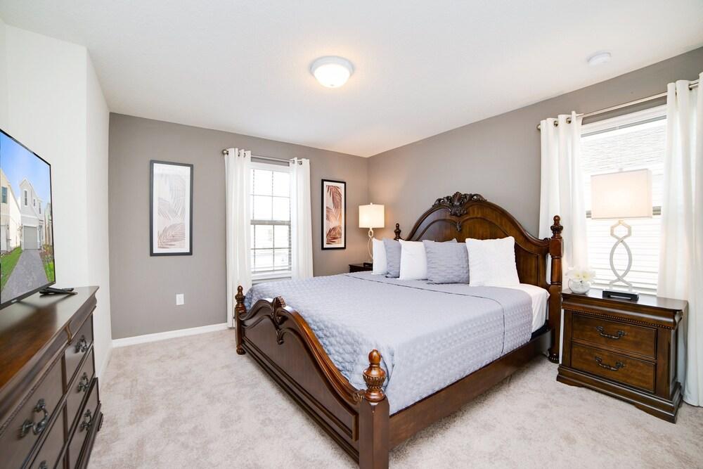 Zurich Villa Windsor At Westside 1