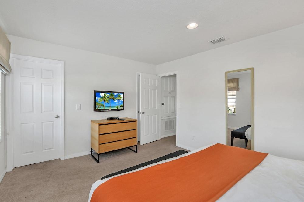 White Villa Encantada