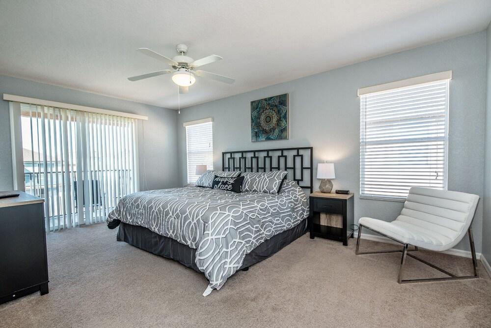 Clabria Villa Regal Palms 1