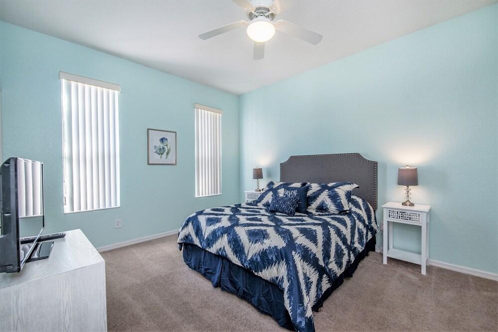 Clabria Villa Regal Palms 1