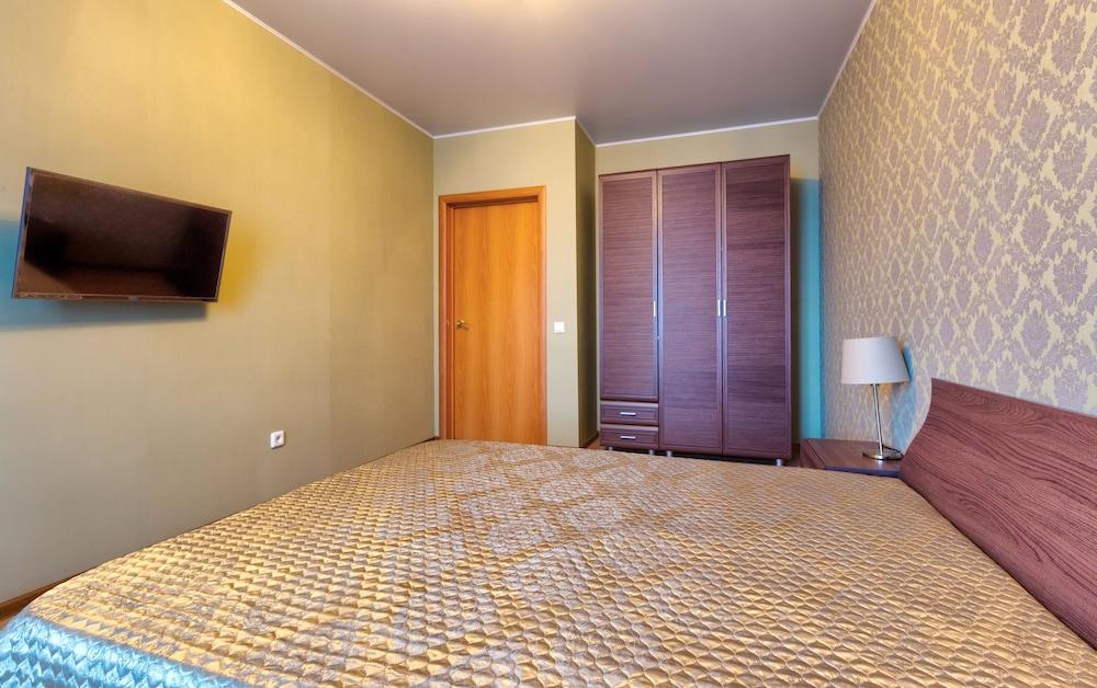 Azbuka apartment on Prospekt 107B