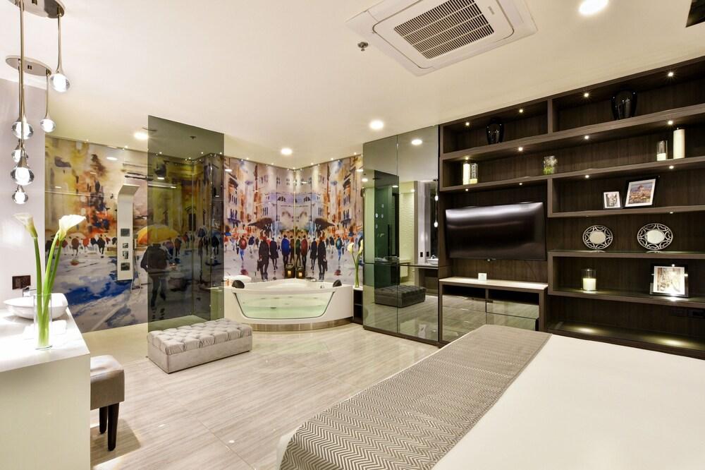 Europa Suites Medellin - Parque Lleras