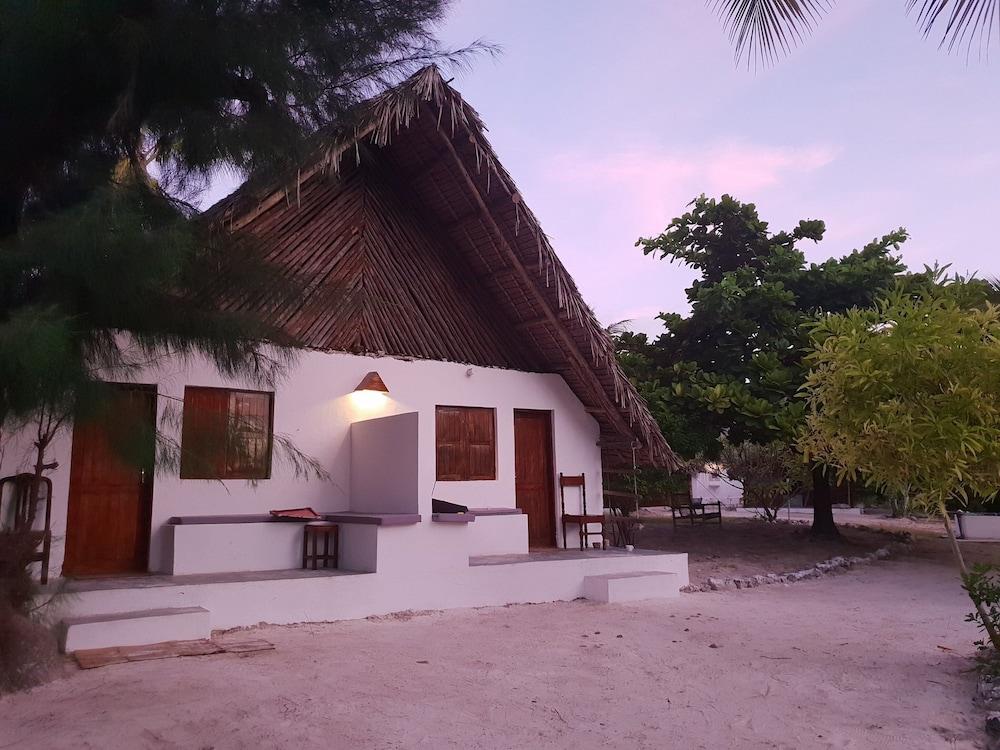 Kilimani Kwetu Beach Hotel