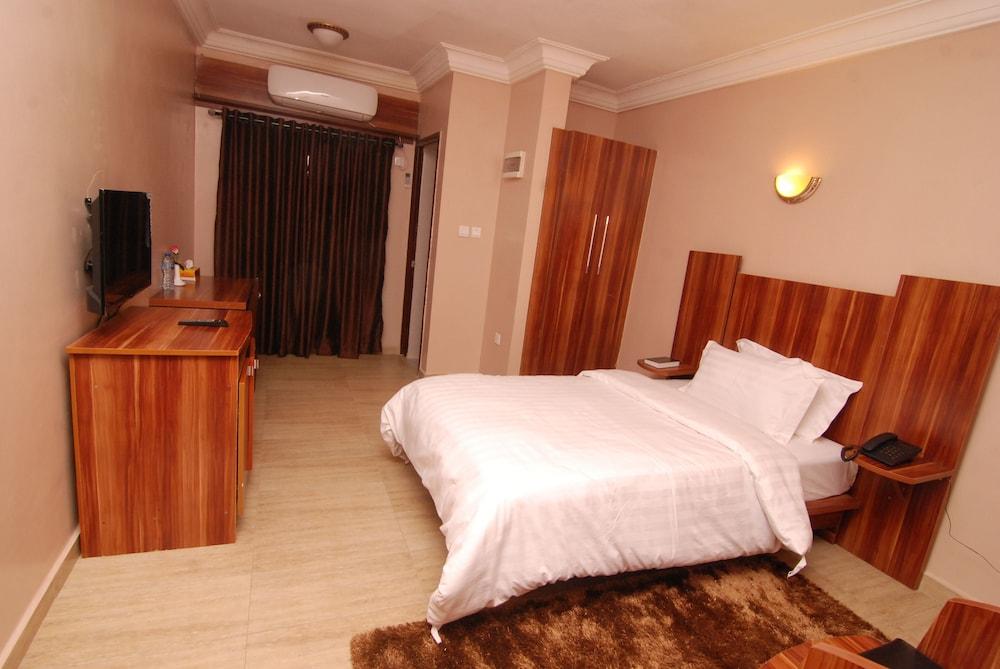 Fisher Suites and Apartments