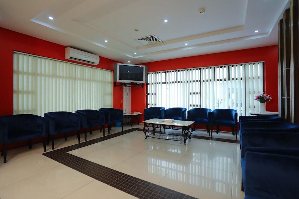 OYO 115 Sunshine Tower