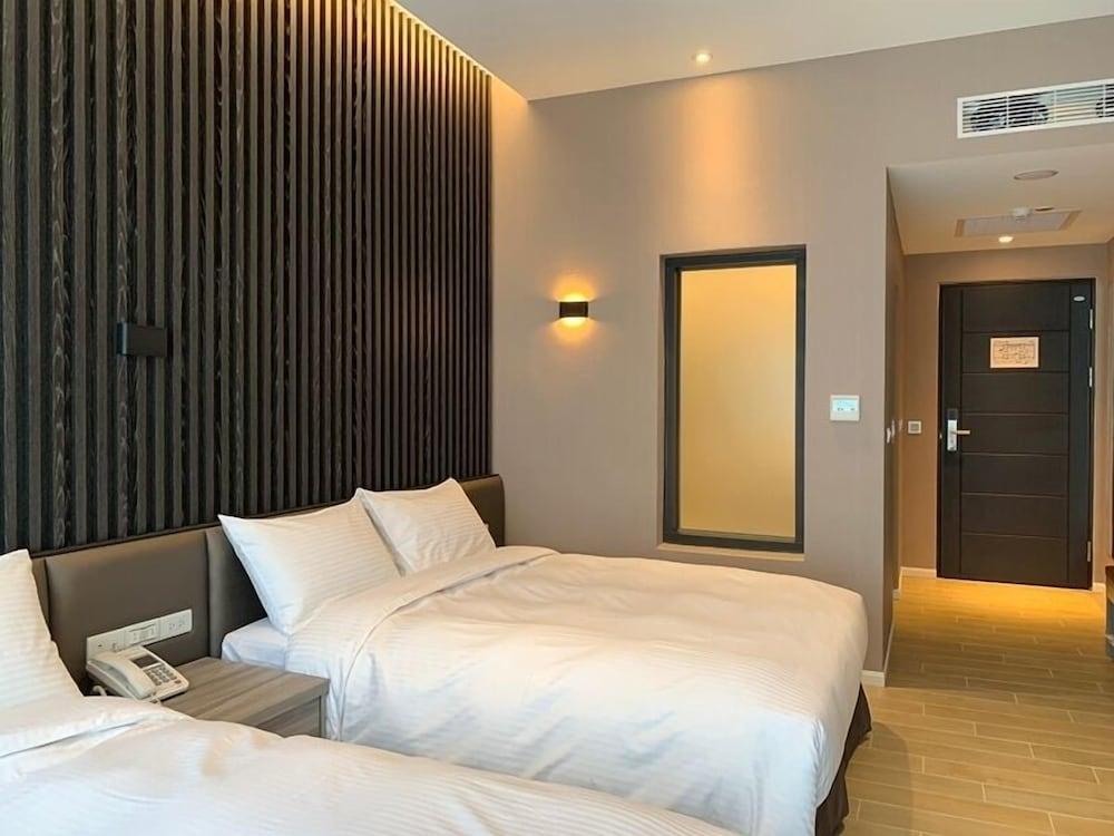 Champ de Roses Hotel